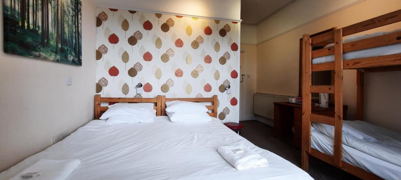 Dolphins Hotel Bournemouth Bagian luar foto