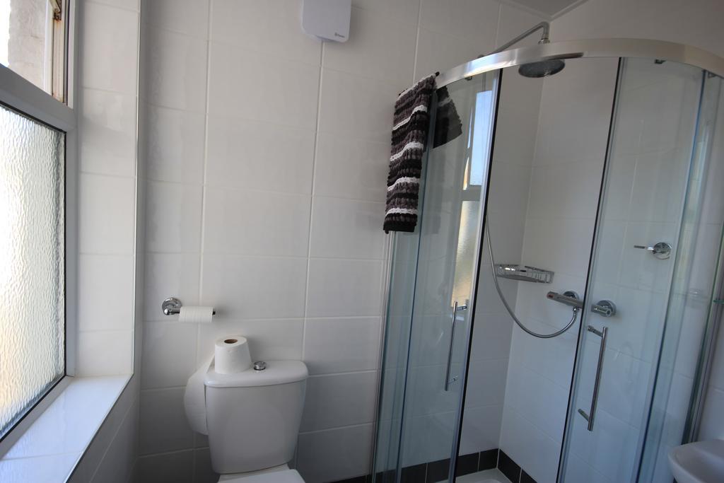 Dolphins Hotel Bournemouth Bagian luar foto