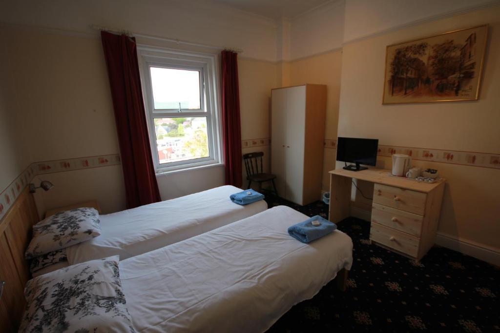 Dolphins Hotel Bournemouth Bagian luar foto