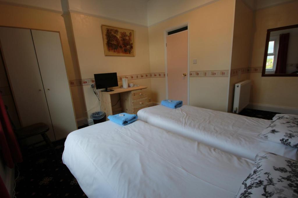 Dolphins Hotel Bournemouth Bagian luar foto